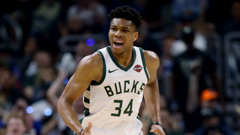 4 MVP trong lịch sử NBA không phải người Mỹ là những ai? 4 MVP trong lịch sử NBA không phải người Mỹ là những ai?